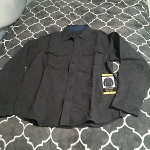 Grizzly Mountain men’s size small Button down  shirt long sleeve, warm,